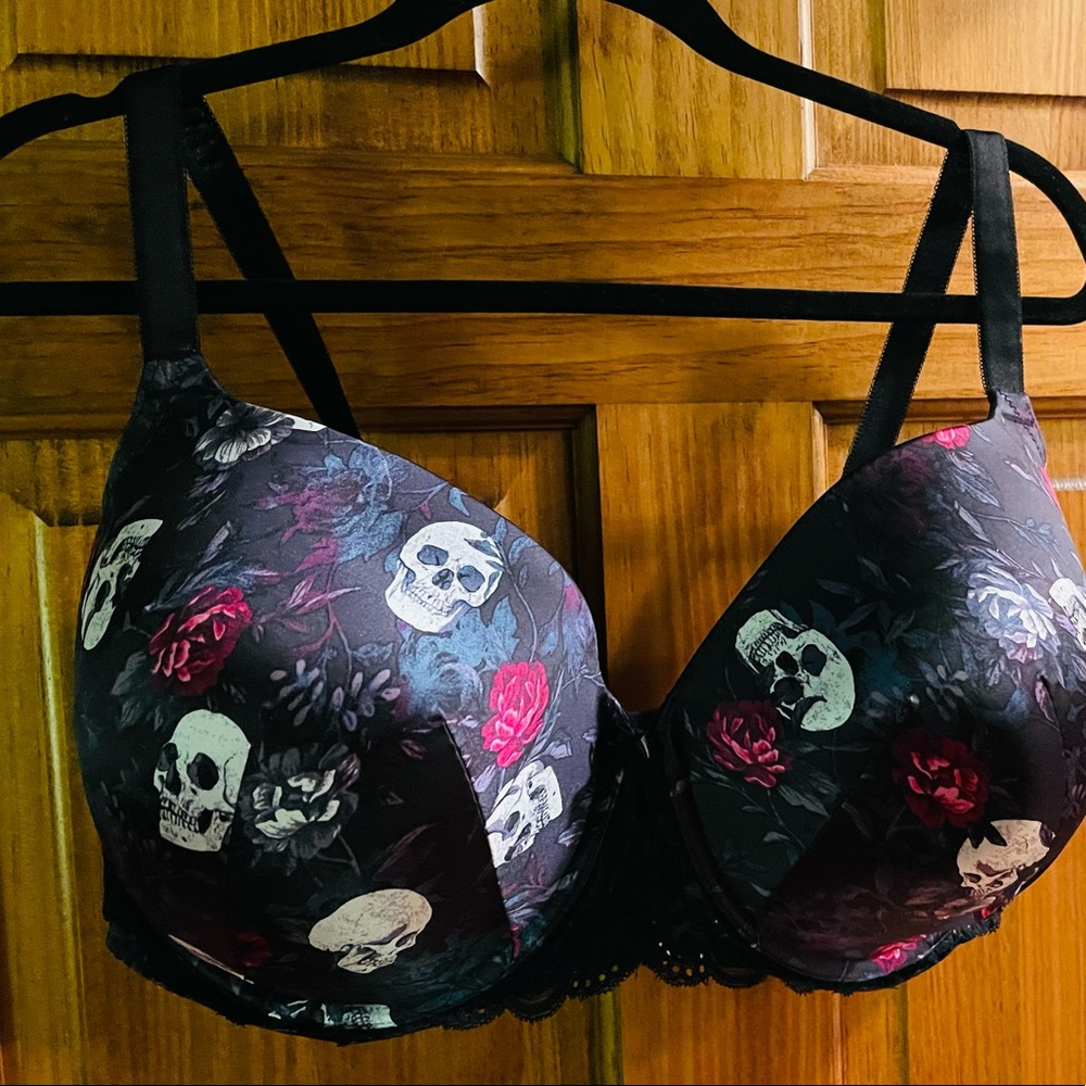 Torrid Curves Skull and Rose Padded Bra, Size 40H